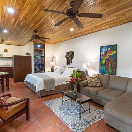 Jungle Creek Lejlighedshotel Manuel Antonio Eksteriør billede